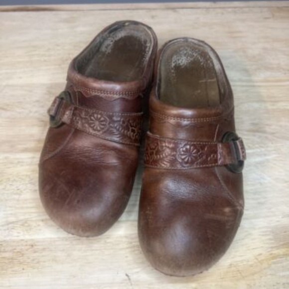 Dansko Womens Brown Floral Embossed Textured Leather Nursing Clogs Size 39 - Picture 1 of 7